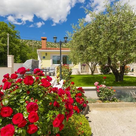 Holiday Home Maslina Tugare Exterior photo